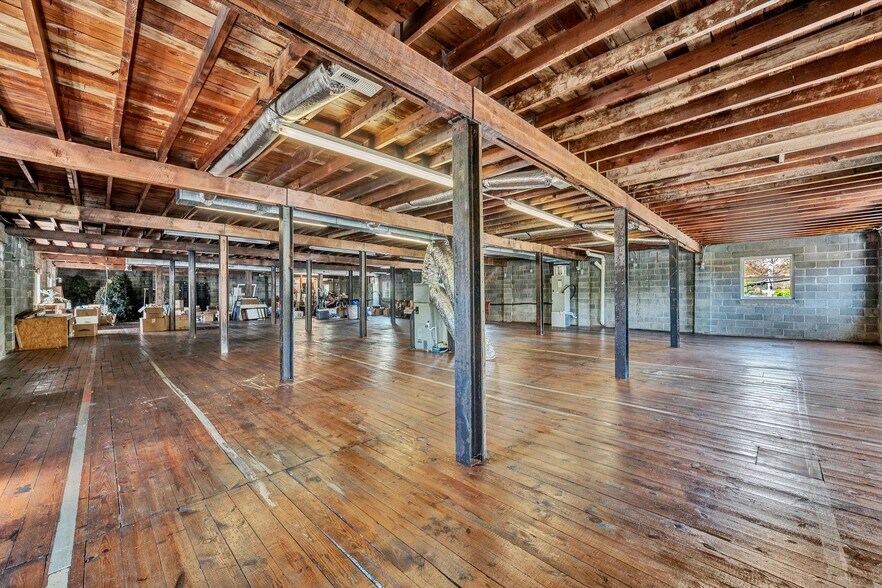 More Photos Of 106 Stoney Battery Rd, Troutville Restaurant For Sale