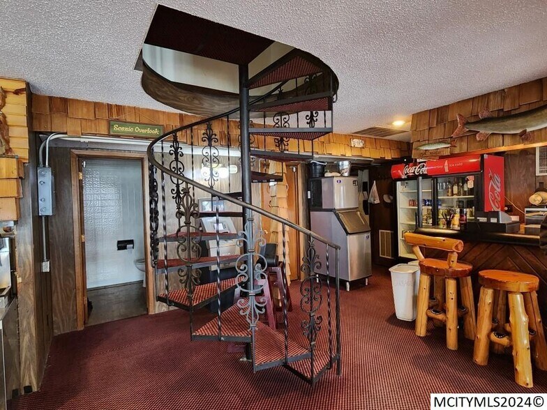 More Photos Of 702 E Lake St, Ventura Restaurant For Sale