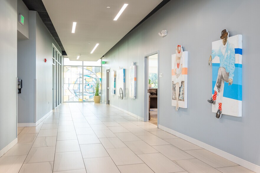 More Photos Of 225 Tomlinson Dr, Starkville Office For Sale