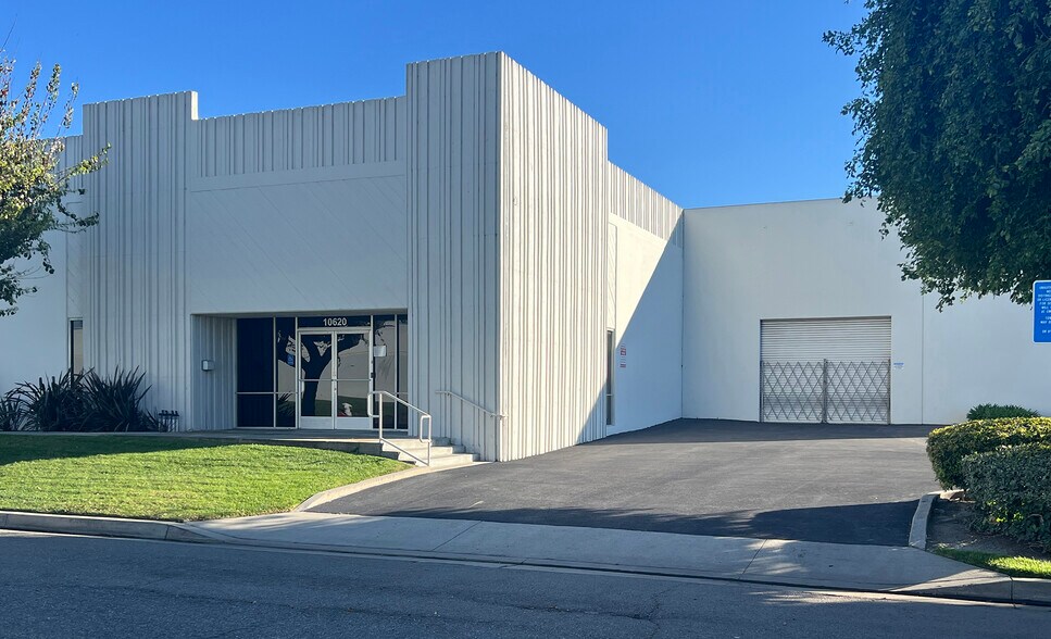 Primary Photo Of 10620 Lawson River Ave, Fountain Valley Warehouse For Lease