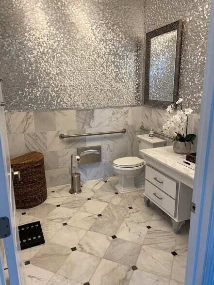 More Photos Of 3600 Eldorado Pky, McKinney Medical For Sale