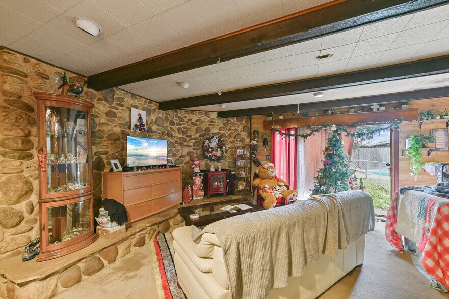 More Photos Of 1804 36th St N, Texas City Multifamily For Sale