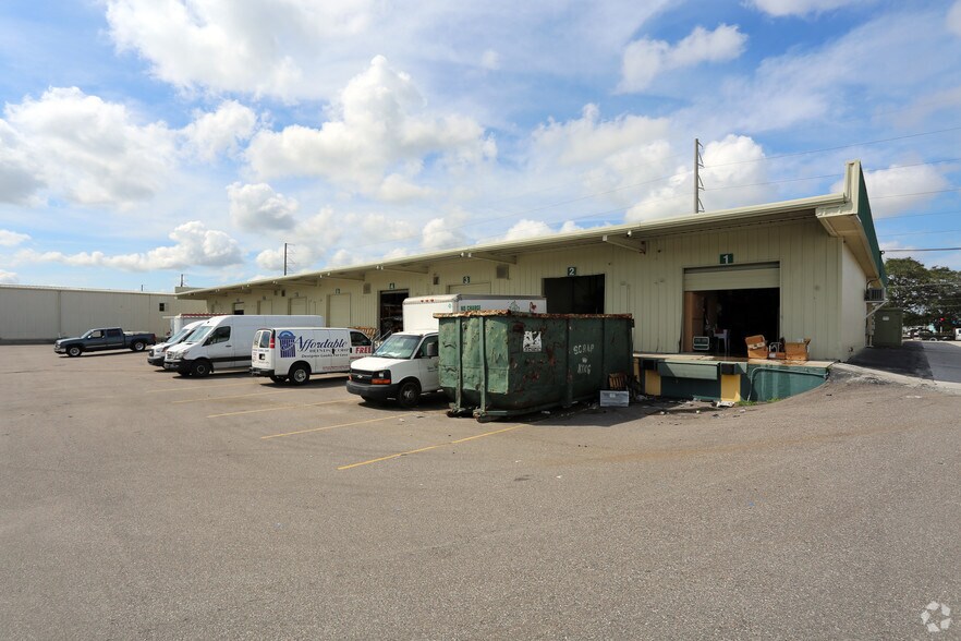 More Photos Of 2222 S Combee Rd, Lakeland Flex For Lease