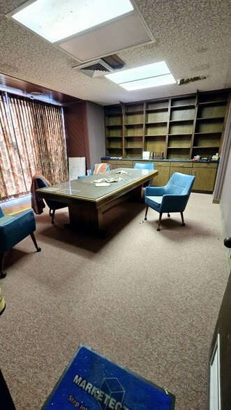 More Photos Of 701 Oakland Ave, Helena Storefront Retail Office For Sale