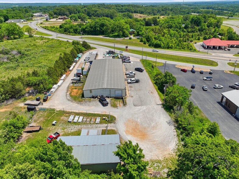 More Photos Of 1015 Preacher Roe Blvd, West Plains General Retail For Sale
