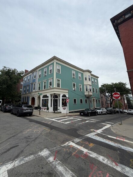 More Photos Of 54 High St, Boston General Retail For Sale