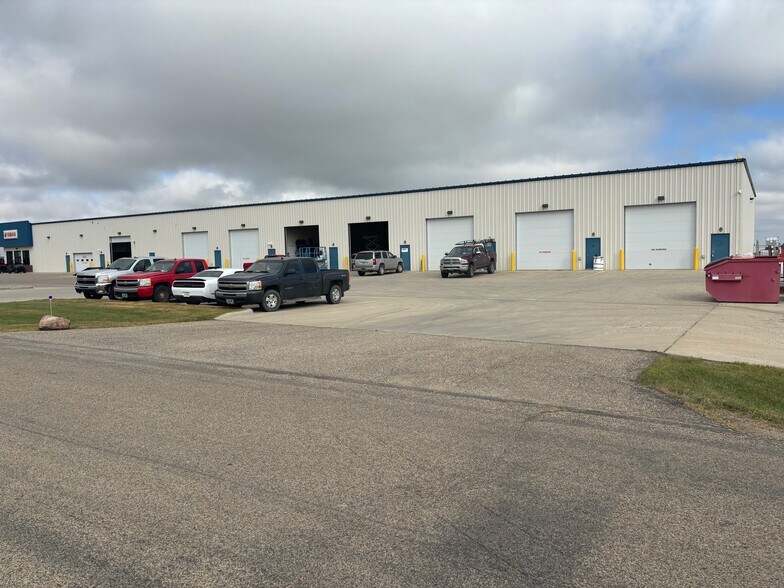 More Photos Of 111 NE 45th Ave, Minot Showroom For Lease