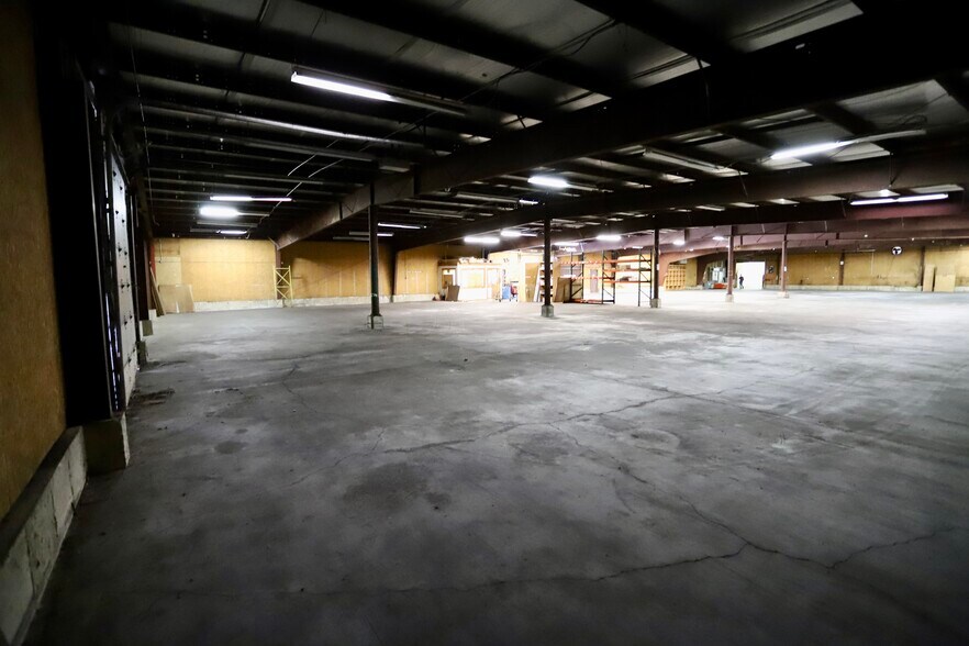 More Photos Of 127 Quality Ln, Rutland Industrial For Sale