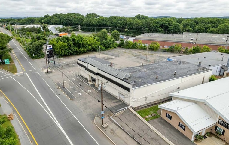 More Photos Of 660 S Union St, Lawrence Warehouse For Sale