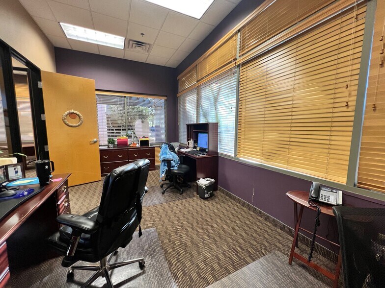 More Photos Of 6677 W Thunderbird Rd, Glendale Medical For Sale