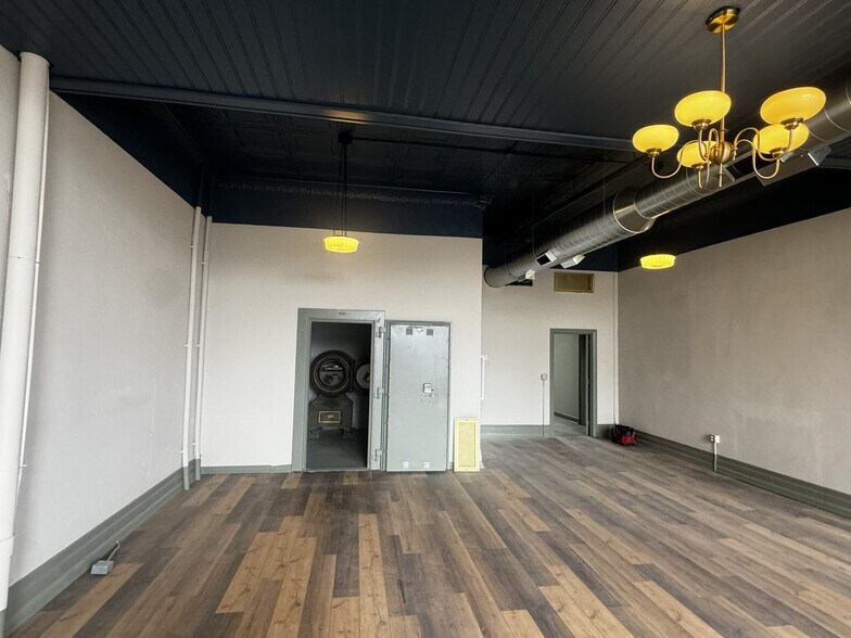 More Photos Of 218 The Blvd, Eden Storefront Retail Office For Lease