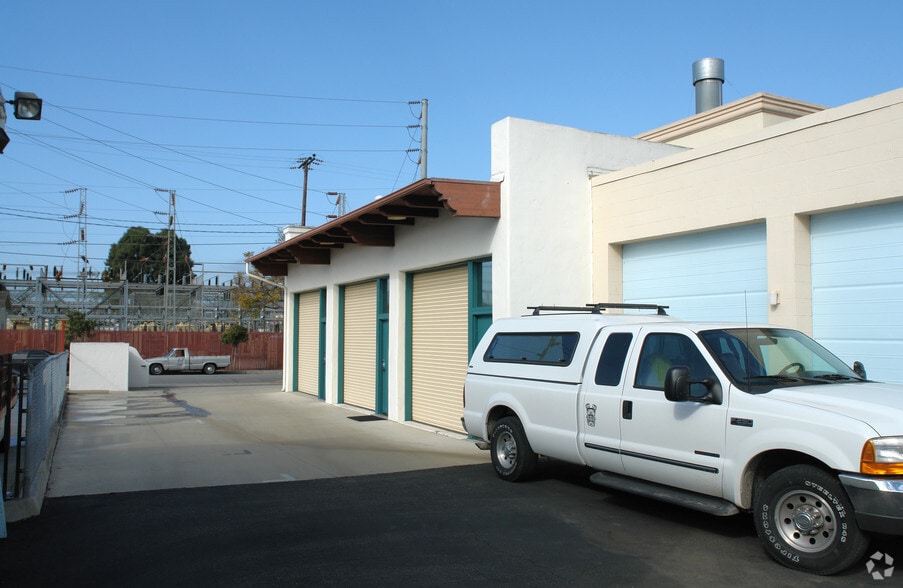 More Photos Of 323 N Nopal St, Santa Barbara Warehouse For Lease
