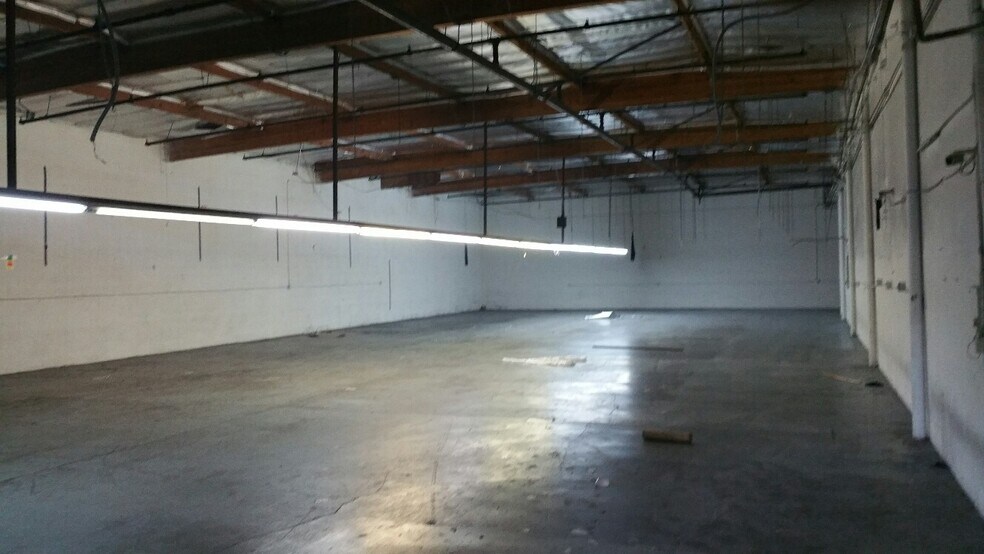More Photos Of 3816-3818 S Broadway, Los Angeles Manufacturing For Lease