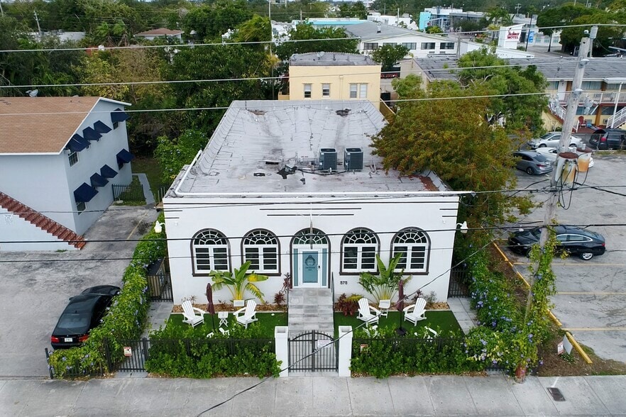 More Photos Of 575 NE 61st St, Miami Hotel For Sale