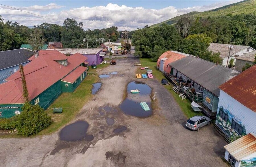 More Photos Of 212 Canal St, Ellenville Freestanding For Lease