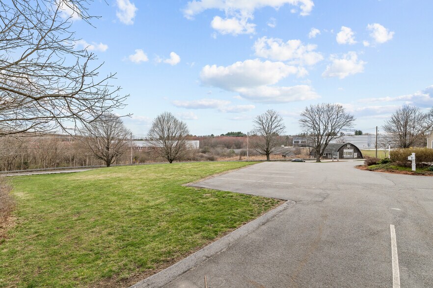 More Photos Of 385 South St, Shrewsbury Office For Sale