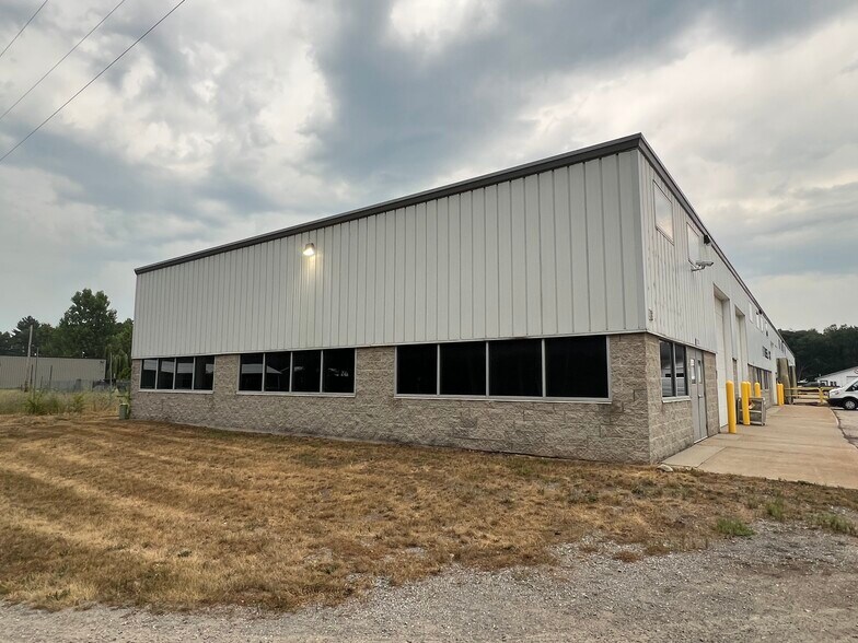 More Photos Of 12259-12315 Cleveland St, Nunica Warehouse For Lease