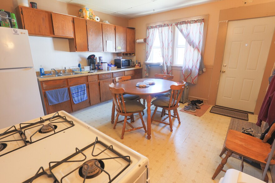 More Photos Of 3700 E Pulaski Ave, Cudahy General Retail For Sale