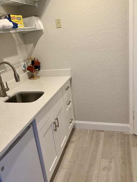 More Photos Of 1230 S Federal Hwy, Boynton Beach Office For Lease