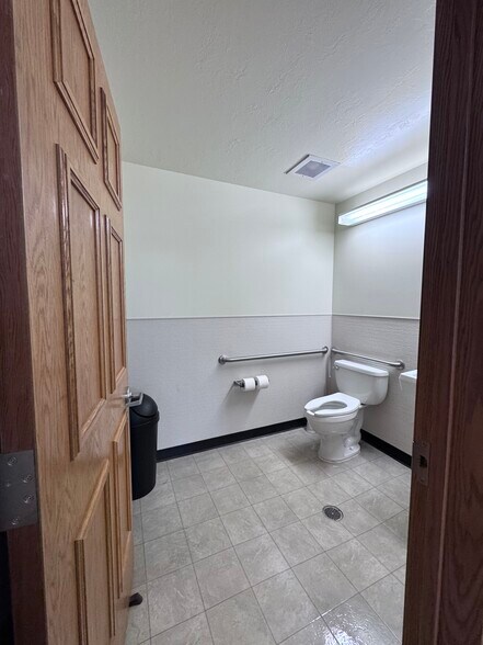 More Photos Of 2560 E 3300 S, Salt Lake City Office For Lease