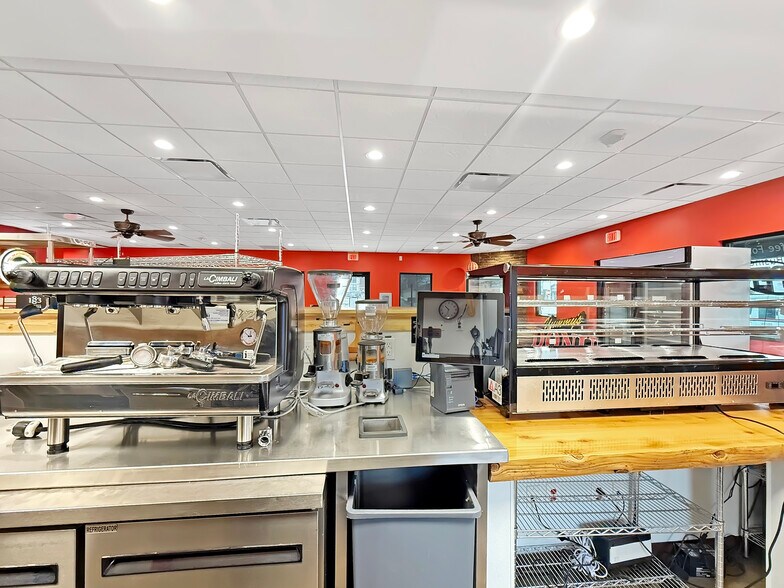 More Photos Of 910 E 2nd Ave, Indianola Restaurant For Sale