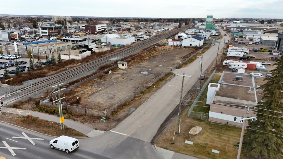 More Photos Of 20 Railway Av, Spruce Grove Land For Lease