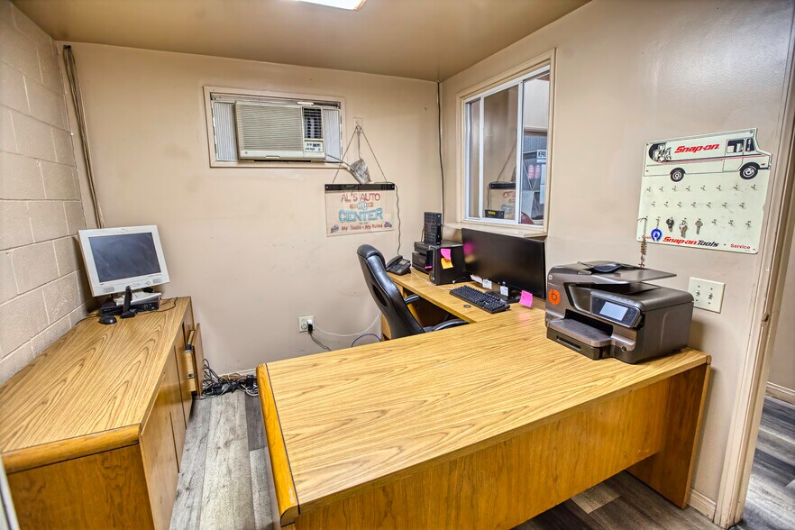 More Photos Of 590 N Lake Ave, Pasadena Auto Repair For Sale