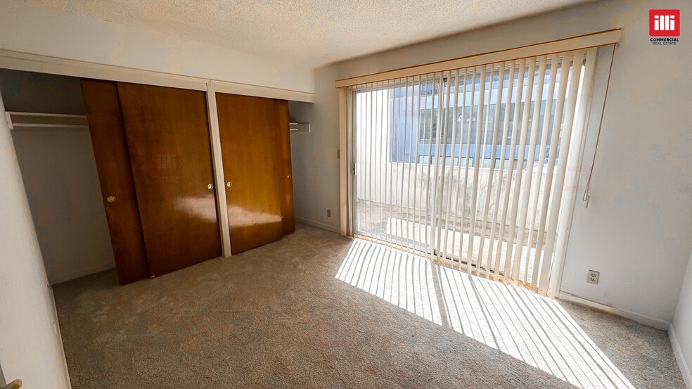 More Photos Of 17517 Ventura Blvd, Encino Storefront Retail Residential For Lease