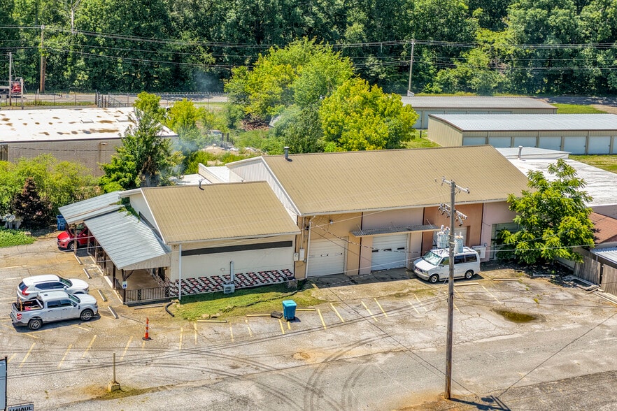 More Photos Of 1358 W Main St, Forest City Warehouse For Sale