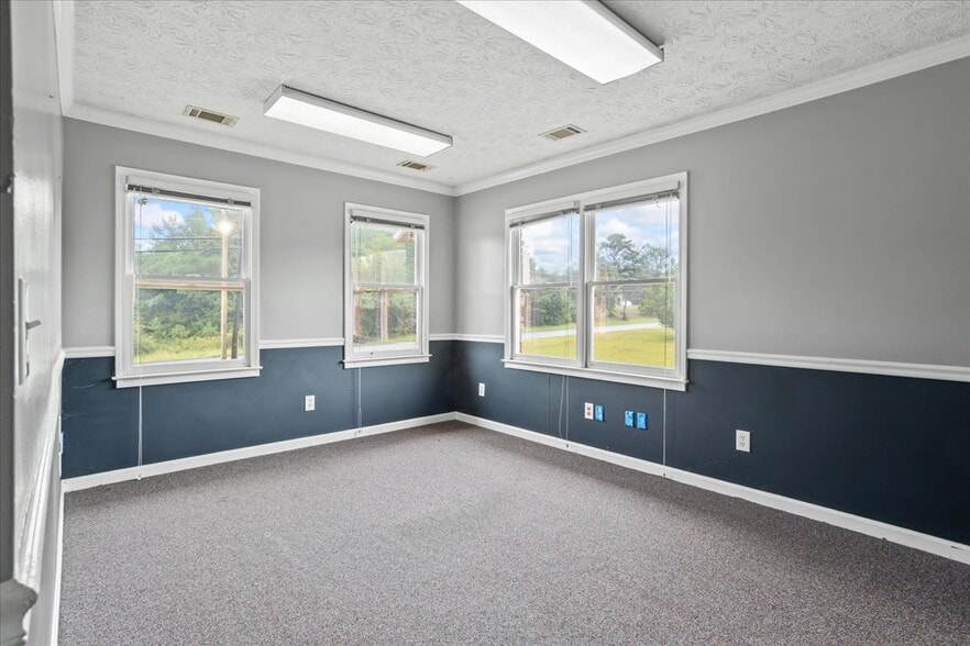 More Photos Of 883 Commerce Dr SW, Conyers Office For Lease