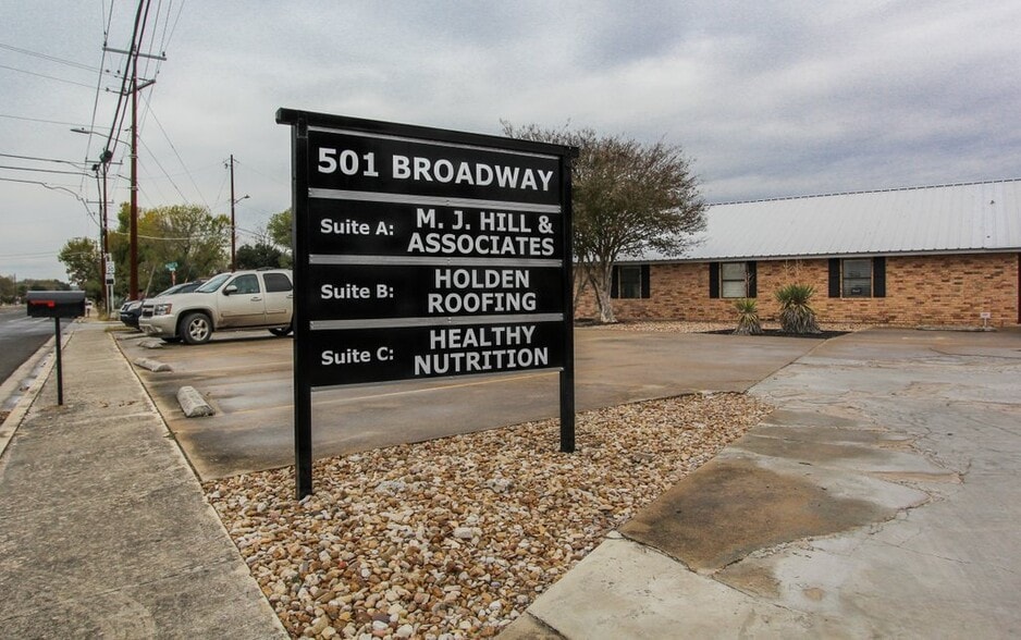 More Photos Of 501 Broadway St, San Marcos Office For Lease