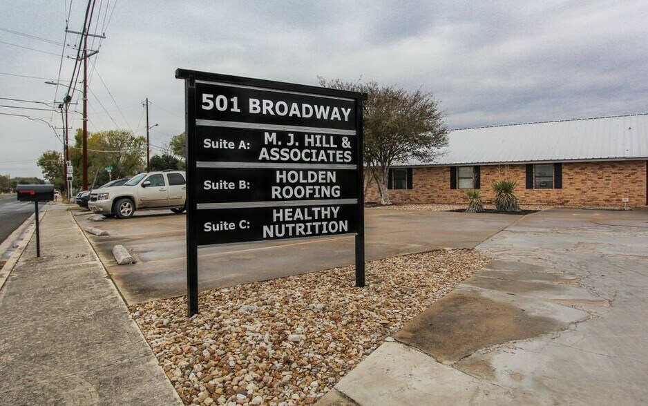 More Photos Of 501 Broadway St, San Marcos Office For Lease
