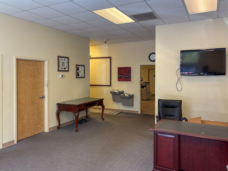 More Photos Of 9481 Industrial Center Dr, Ladson Flex For Lease