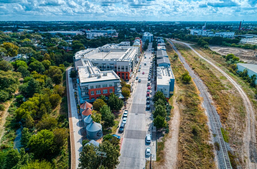 More Photos Of 423 Blue Star, San Antonio Apartments For Lease