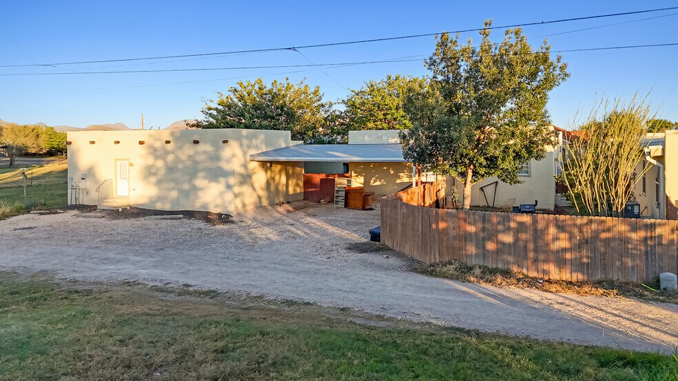 More Photos Of 1105 N 13th St, Alpine Apartments For Sale