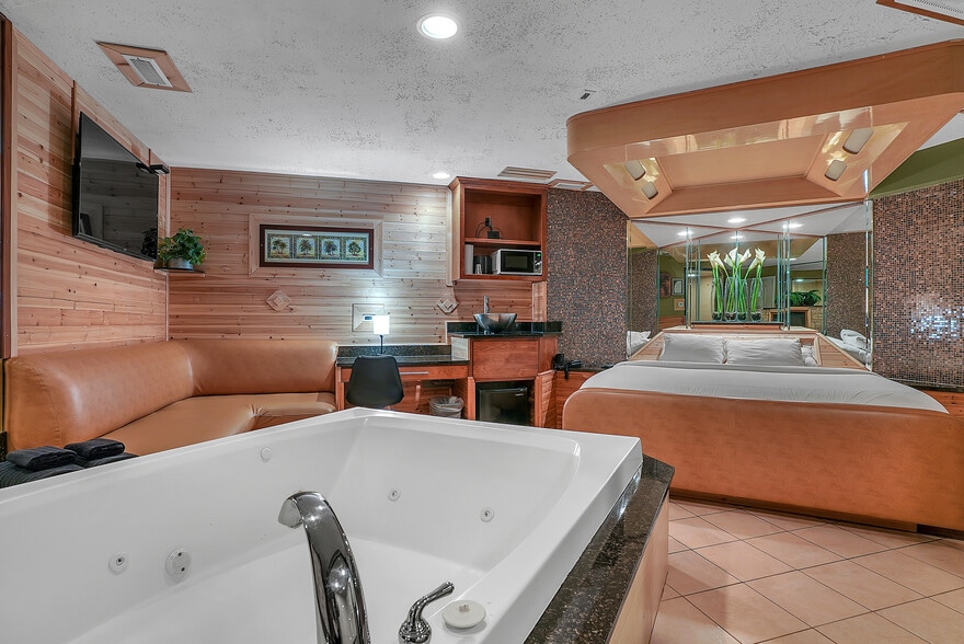 More Photos Of 16W621 S Frontage Rd, Willowbrook Hotel For Sale