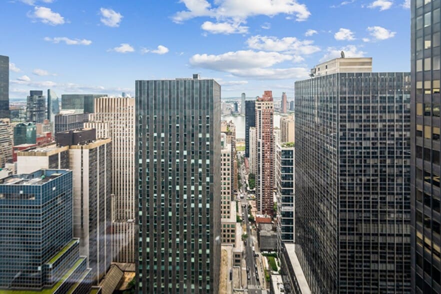 More Photos Of 622 Third Ave, New York Office For Lease