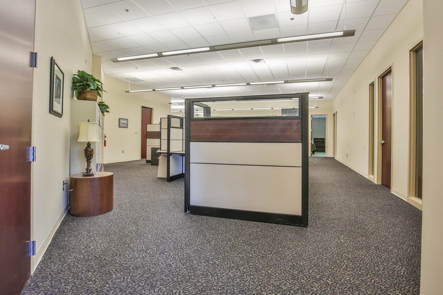 More Photos Of 500 Plantation Park Dr, Loganville Office For Lease