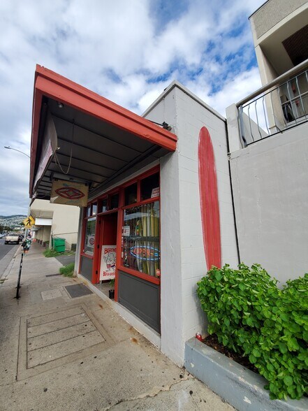 More Photos Of 451 Kapahulu Ave, Honolulu Storefront For Lease