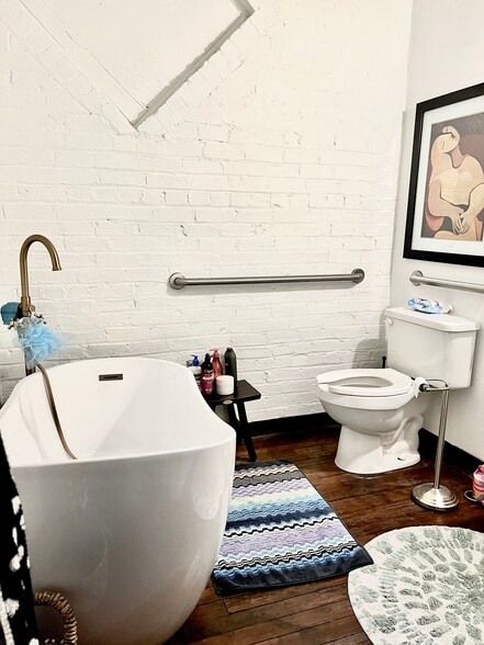 More Photos Of 1008 Race St, Cincinnati Office Residential For Sale