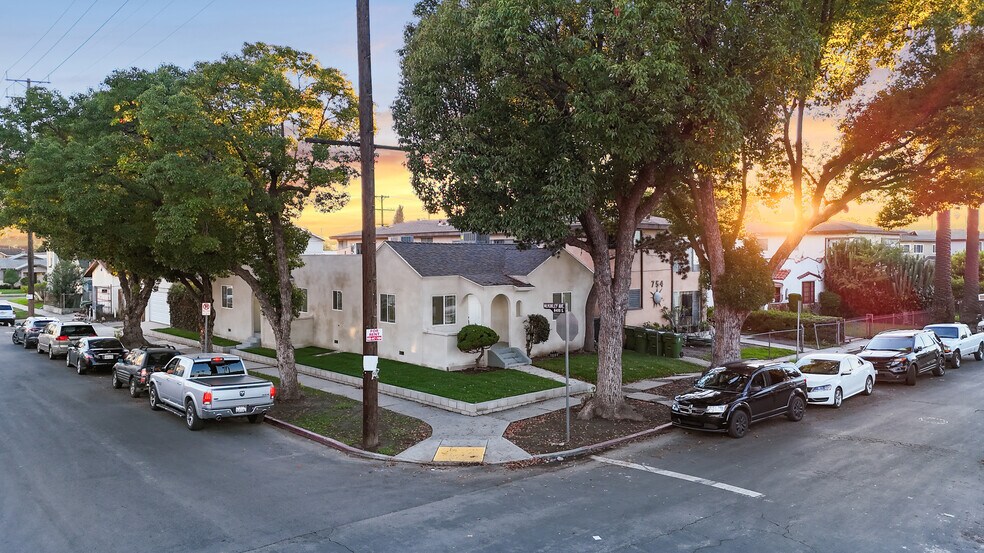 More Photos Of 758 E 84th St, Los Angeles Multifamily For Sale