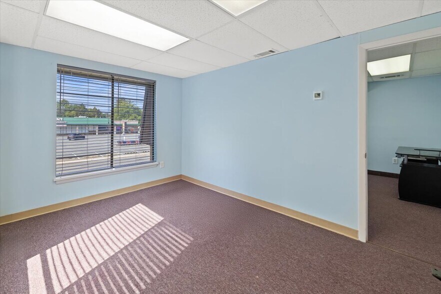 More Photos Of 24 Wyckoff Ave, Waldwick Medical For Sale