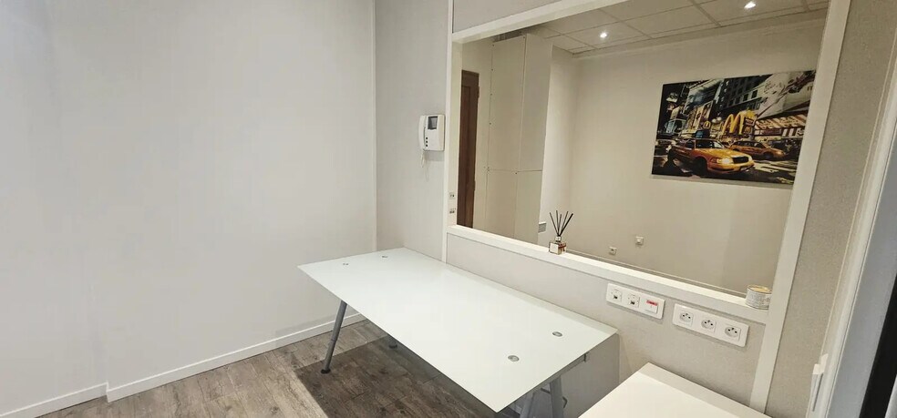 More Photos Of 250 Avenue Du Président Wilson, Saint-Denis Office For Sale