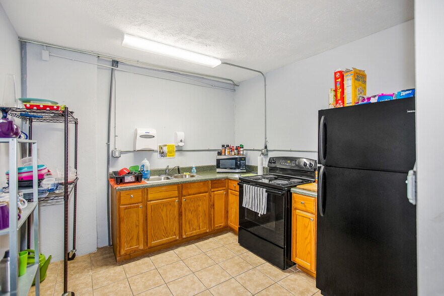 More Photos Of 214 Hay St, Fayetteville Storefront Retail Office For Lease