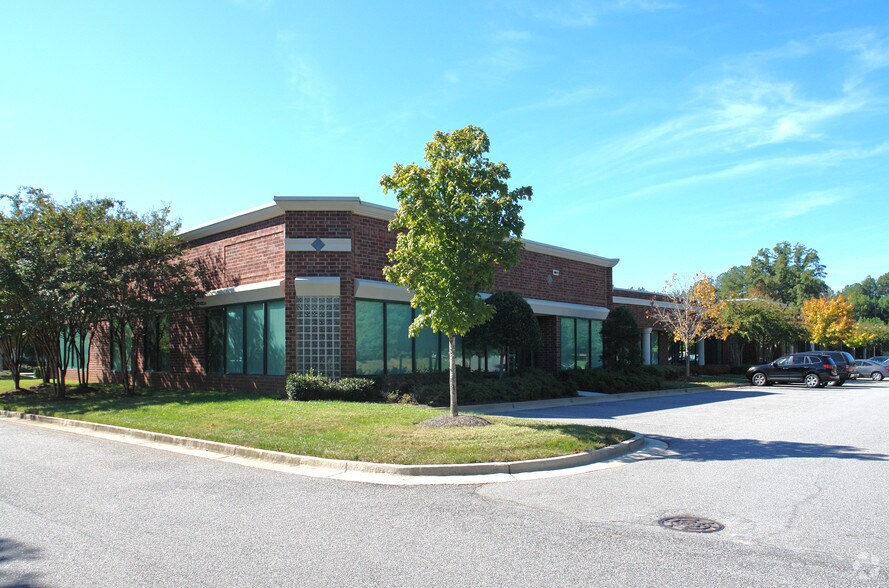 More Photos Of 3050 Royal Blvd S, Alpharetta Office For Lease