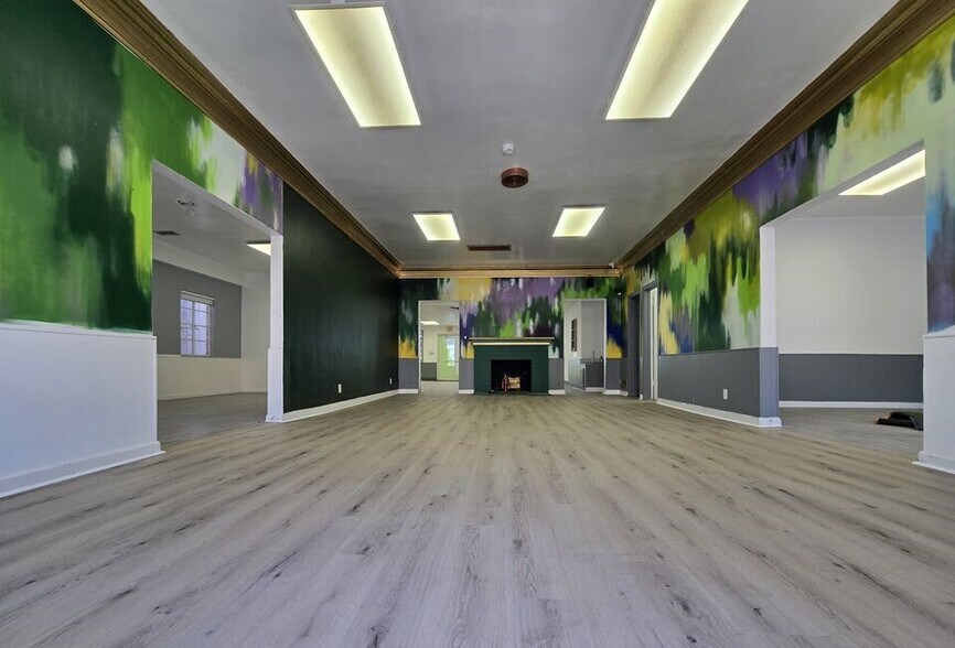 More Photos Of 175-177 S Robertson Blvd, Beverly Hills Storefront For Lease