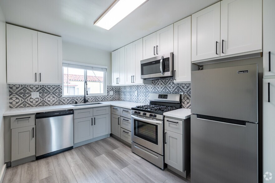 More Photos Of 254 S Normandie Ave, Los Angeles Apartments For Sale