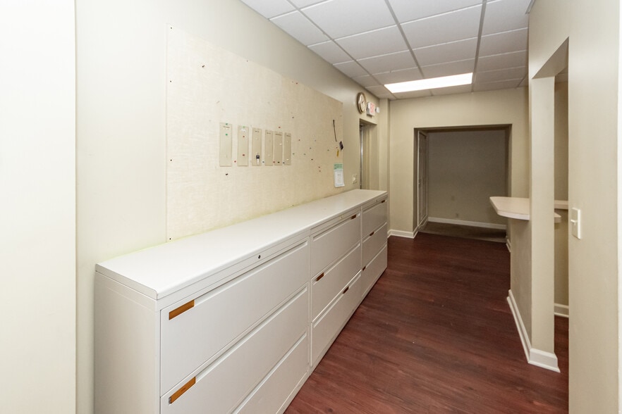 More Photos Of 2118 Cosgrove Ave, North Charleston Freestanding For Lease