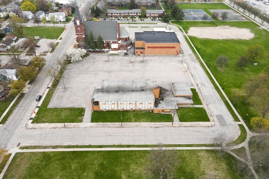 More Photos Of 1120 N Grant St, Bay City Religious Facility For Sale