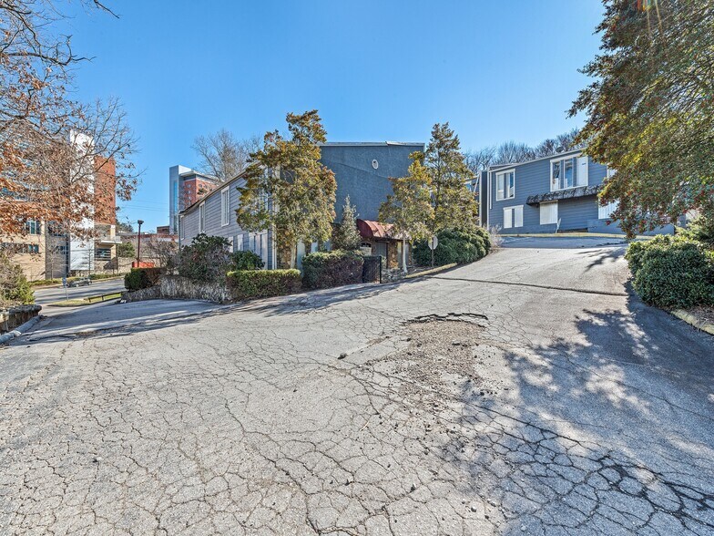 More Photos Of 131 McDowell St, Asheville Medical For Sale